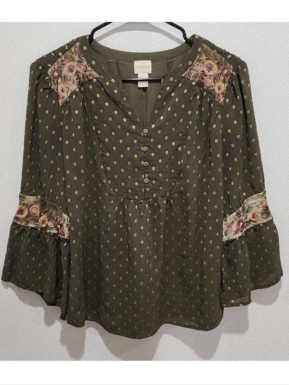 Chico's Peasant Top Boho Blouse Size 0 Small 19" P2P Green Gold Dots Embroidered